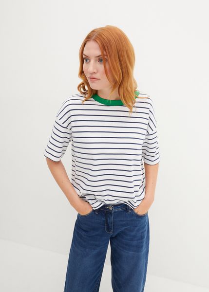 T-shirt w paski z czystej bawełny. Białe t-shirty damskie bonprix, bez wzorów, z bawełny, bez kołnierzyka. Za 57.99 zł.