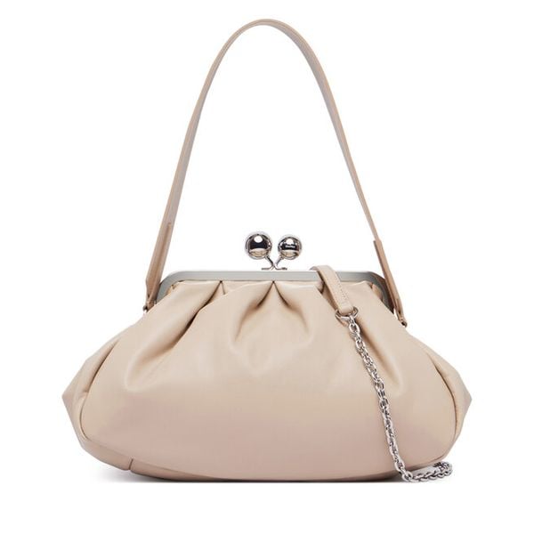Torebka Weekend Max Mara. Brązowe torebki klasyczne damskie Weekend Max Mara, bez wzorów, wizytowe, bez kołnierzyka, bez ramiączek. Za 1,839.00 zł.