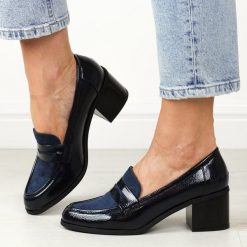 Niebieskie mokasyny damskie na obcasie M.Daszyński 2201D-3A. Niebieskie mokasyny damskie M.Daszyński, z lakierowanej skóry. Za 149.00 zł.