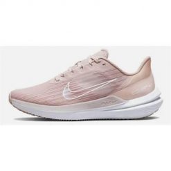 Buty do biegania damskie Nike Air Winflo 9. Czerwone obuwie do biegania damskie Nike. Za 513.00 zł.