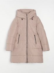 Pikowany płaszcz z kapturem - beżowy. Brązowe płaszcze damskie Sinsay, l, bez wzorów. W wyprzedaży za 75.99 zł.