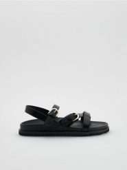 Skórzane sandały - czarny. Czarne sandały damskie Reserved, bez wzorów, ze skóry, bez obcasa. Za 159.99 zł.