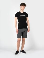 Emporio Armani Szorty | 1110043 F5715 | Mężczyzna | Szary. Szare szorty męskie Emporio Armani, bez wzorów, z bawełny, eleganckie. W wyprzedaży za 229.00 zł.