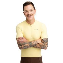 Męska koszulka kolarska gravel z krótkim suwakiem pod szyją Kolarstwo Siroko. Żółte t-shirty sportowe męskie SIROKO, m, z materiału, bez ramiączek, rowerowe. Za 252.00 zł.