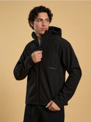 Wodoodporna kurtka softshell z kapturem - czarny. Czarne kurtki softshell damskie Sinsay, l, bez wzorów, z softshellu, z kapturem. Za 99.99 zł.