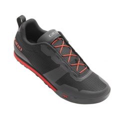 Buty Giro Tracker Fastlace. Czarne buty trekkingowe męskie GIRO, bez zapięcia, rowerowe. W wyprzedaży za 313.50 zł.