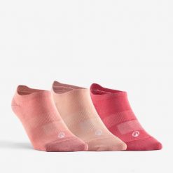 Skarpety sportowe tenis Artengo RS160 krótkie 3 pary. Czerwone skarpetki damskie Decathlon, bez wzorów, z bawełny. Za 29.99 zł.