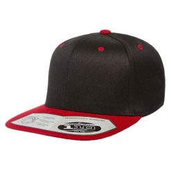 110 Czapka Z Daszkiem Typu Snapback. Czarne czapki z daszkiem damskie FLEXFIT, bez wzorów. Za 97.99 zł.