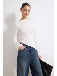 Trendyol Bluzka w kolorze kremowym rozmiar: XS. Brązowe bluzki damskie Trendyol, xs, bez wzorów, z bawełny, z asymetrycznym kołnierzem, bez ramiączek. Za 39.99 zł.