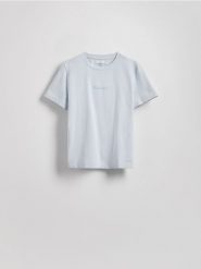 T-shirt z haftem - jasnoniebieski. Niebieskie t-shirty damskie Reserved, l, bez wzorów, z bawełny, bez kołnierzyka. W wyprzedaży za 29.99 zł.