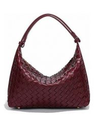 SUVRAI Torebka w kolorze bordowym - 24 x 18 x 10 cm rozmiar: onesize. Czerwone torebki klasyczne damskie SUVRAI, bez wzorów, z materiału, bez dodatków. Za 108.99 zł.