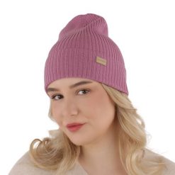 Czapka damska wiosenno - zimowa 100% wełniana merino Sophie - Fioletowa. Fioletowe czapki zimowe damskie Molly, z materiału. Za 69.90 zł.