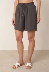 Szare Letnie Szorty Casual z Wysokim Stanem z Dużą Zawartością Wiskozy Agarione. Szare szorty damskie Born2be, bez wzorów, z materiału, casualowe, z podwyższonym stanem. Za 39.99 zł.