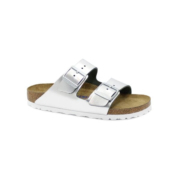 Klapki damskie Birkenstock Arizona. Szare klapki damskie Birkenstock, bez wzorów, z materiału, bez obcasa. Za 686.00 zł.