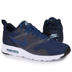 Buty męskie sportowe Nike AIR MAX TAVAS. Białe buty sportowe na co dzień męskie Nike, bez zapięcia, nike air max. W wyprzedaży za 319.00 zł.