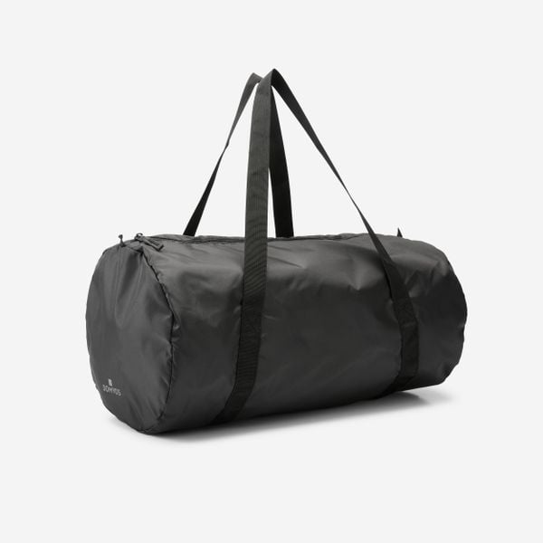 Torba fitness Domyos 30 l składana. Czarne torebki klasyczne damskie Decathlon, bez wzorów, z materiału, małe, bez dodatków. Za 24.99 zł.