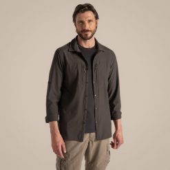 Koszula z długim rękawem Craghoppers NosiLife Pro V. Zielone koszule męskie CRAGHOPPERS, m, bez wzorów, bez kołnierzyka, bez ramiączek. W wyprzedaży za 408.99 zł.