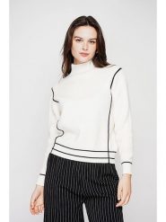 C& Jo Sweter w kolorze białym rozmiar: 40. Białe golfy damskie C& Jo, ze splotem, bez kołnierzyka. Za 152.62 zł.