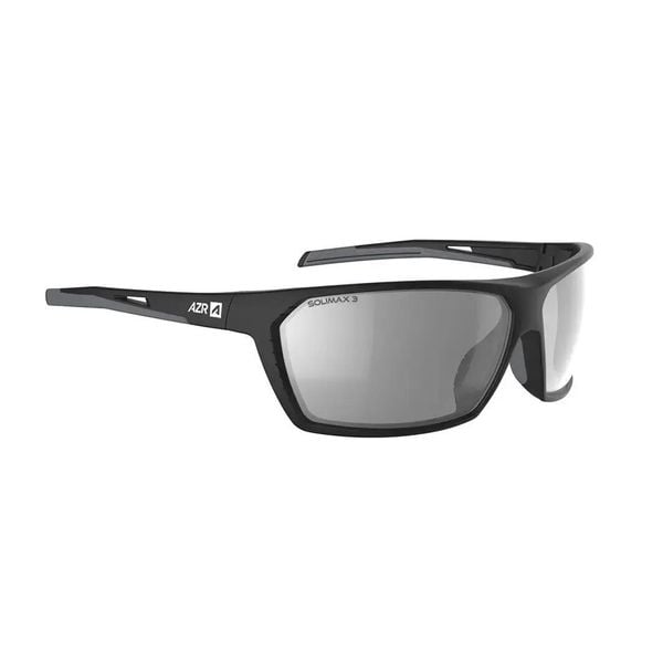 Okulary przeciwsłoneczne AZR Fight. Czarne okulary przeciwsłoneczne damskie AZR. Za 170.00 zł.