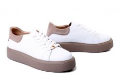 FILIPPO DP7502/26 WH biały, półbuty damskie. Białe półbuty damskie Filippo, bez wzorów, ze skóry, bez obcasa. Za 209.90 zł.