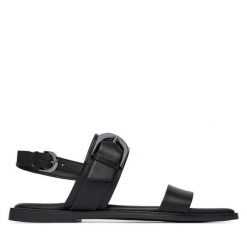 Sandały Tamaris. Czarne sandały damskie Tamaris, bez wzorów, bez obcasa, na płaskiej podeszwie. Za 299.99 zł.