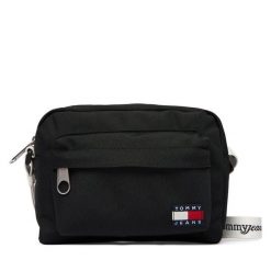 Torebka Tommy Jeans. Czarne torebki klasyczne damskie Tommy Jeans, bez wzorów, z jeansu, bez dodatków. Za 289.99 zł.