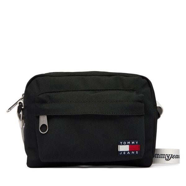 Torebka Tommy Jeans. Czarne torebki klasyczne damskie Tommy Jeans, bez wzorów, z jeansu, bez dodatków. Za 289.99 zł.