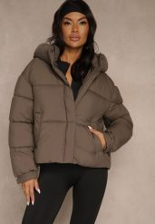Ciemnozielona Kurtka Puffer z Pikowaniem Kapturem i Kieszonką przy Rękawie Galeida. Zielone kurtki damskie Renee, l, bez wzorów, z jeansu. Za 179.99 zł.