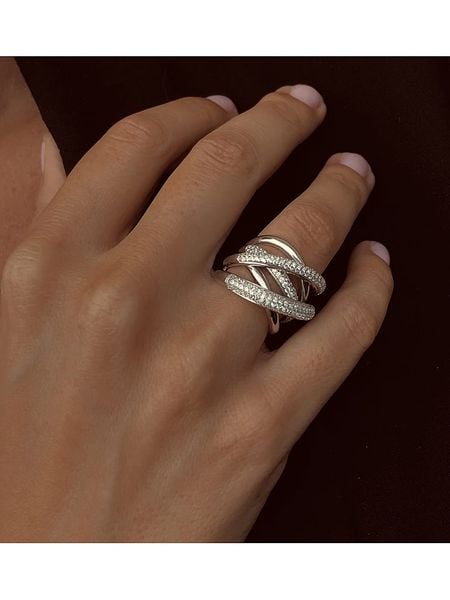 Les Petites Précieuses Srebrny pierścionek z cyrkoniami rozmiar: 58. Szare pierścionki damskie Les Petites Précieuses, z cyrkonią, srebrne. Za 263.53 zł.