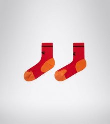 Skarpety męskie tenisowe Diadora LONG SOCKS COURT. Brązowe skarpetki męskie Diadora, bez wzorów, z elastanu. Za 24.99 zł.