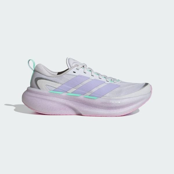 BUTY DO BIEGANIA SUPERNOVA GLIDE. Brązowe obuwie do biegania damskie Adidas. Za 569.00 zł.