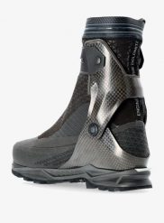 Buty wysokogórskie Salewa Ortles Couloir. Czarne buty trekkingowe męskie Salewa, z gumy, bez zapięcia, outdoorowe. Za 3,427.60 zł.
