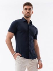 Męska dzianinowa koszula slim fit z krótkim rękawem i kołnierzykiem – granatowa V2. Niebieskie koszule męskie Ombre Clothing, m, bez wzorów, z bawełny, bez kołnierzyka, bez ramiączek. W wyprzedaży za 49.99 zł.