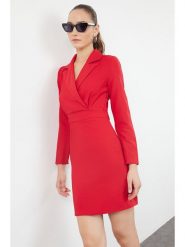 Trendyol Sukienka w kolorze czerwonym rozmiar: 38. Czerwone sukienki damskie Trendyol, bez wzorów, bez kołnierzyka, bez ramiączek, mini. Za 78.47 zł.