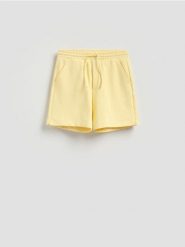 Szorty comfort fit - żółty. Żółte szorty męskie Reserved, z bawełny, bez kołnierzyka. Za 89.99 zł.