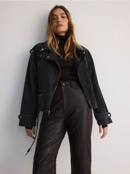 Kurtka jeansowa z paskiem - szary. Szare kurtki damskie Reserved, l, bez wzorów, z bawełny, bez kaptura. W wyprzedaży za 119.99 zł.