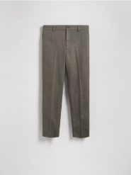 Lniane spodnie regular fit - zielony. Zielone spodnie materiałowe męskie Reserved, bez wzorów. W wyprzedaży za 179.99 zł.