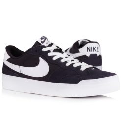 Buty trampki męskie do chodzenia Nike SB ZOOM POGO PLUS. Białe trampki i tenisówki męskie Nike, bez wzorów, bez zapięcia. W wyprzedaży za 299.00 zł.