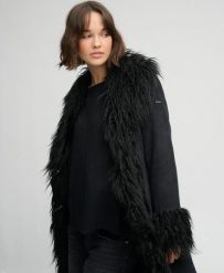 Superdry Long Afghan Coat – długi płaszcz slim z sztruksu. Czarne płaszcze męskie Superdry., z aplikacjami, z materiału. Za 670.85 zł.