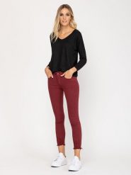 Tantra Sweter w kolorze czarnym rozmiar: onesize. Czarne swetry klasyczne damskie Tantra, z wełny, bez kołnierzyka. Za 126.75 zł.
