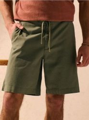 Szorty - zielony. Zielone szorty męskie Sinsay, z jeansu, bez kołnierzyka. Za 32.99 zł.