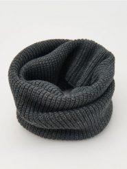 Gładki komin - ciemnoszary. Szare szaliki męskie Reserved, bez wzorów. W wyprzedaży za 39.99 zł.