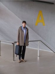 Pojemny plecak z uchwytem - czarny. Czarne plecaki męskie Reserved, bez wzorów. Za 199.99 zł.