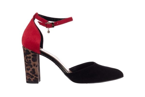 Sandały Bayla-056 9196-21-28 Czarny Czerwony, Skóra naturalna - 37. Czarne sandały damskie Bayla, bez wzorów, ze skóry, bez obcasa. W wyprzedaży za 99.00 zł.