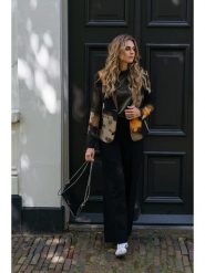 &Co Woman Spodnie "Celeste" w kolorze czarnym rozmiar: XXL. Czarne spodnie materiałowe damskie &Co Woman, bez wzorów, z materiału. Za 106.13 zł.