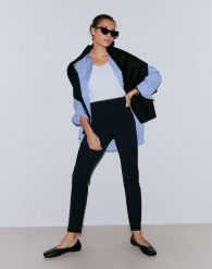 Damskie spodnie z wysokim stanem, slim, proste nogawki Luxe Pintuck czarne. Czarne spodnie sportowe damskie Aim'n, z dzianiny, na fitness i siłownię. Za 432.00 zł.