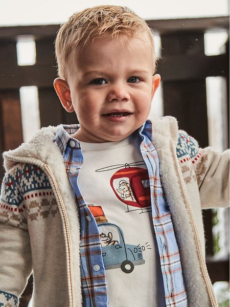 Mayoral Bluzka 2038 Écru Regular Fit. T-shirty chłopięce Mayoral, bez wzorów, z bawełny, bez ramiączek. Za 59.99 zł.