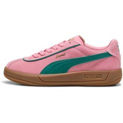 Buty sportowe Puma Club Klassika Sd. Czerwone buty sportowe na co dzień damskie Puma, bez wzorów, z zamszu. Za 254.99 zł.