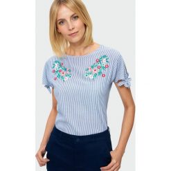 Wiskozowa bluzka z haftem. Bluzki damskie Greenpoint, bez wzorów, z wiskozy, bez kołnierzyka, bez ramiączek. Za 39.99 zł.