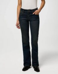 DAMSKIE SPODNIE WRANGLER LOW RISE BOLD BOOT PIONEER TOWN 112371208. Spodnie materiałowe damskie Wrangler, bez wzorów, z jeansu. Za 219.99 zł.